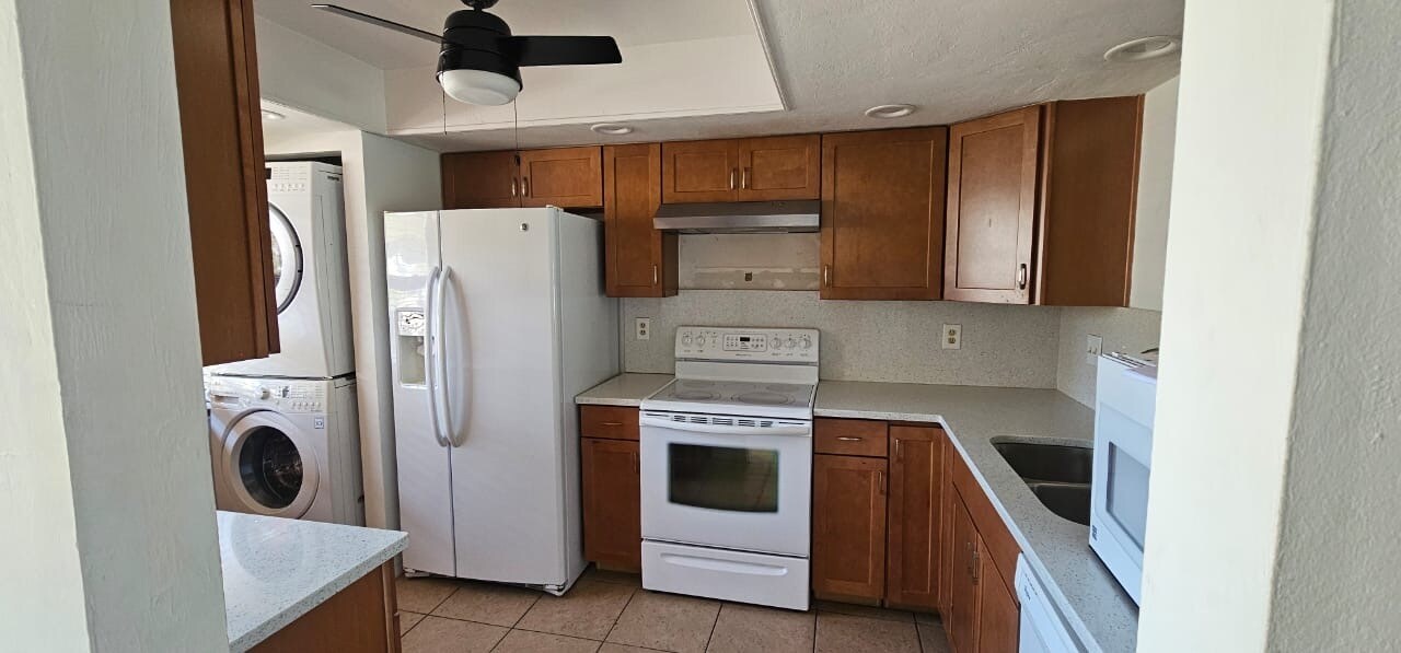 Building Photo - 1429 Cape Coral Pky W