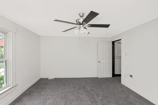 Building Photo - Check out this spacious 2bdr home for rent!