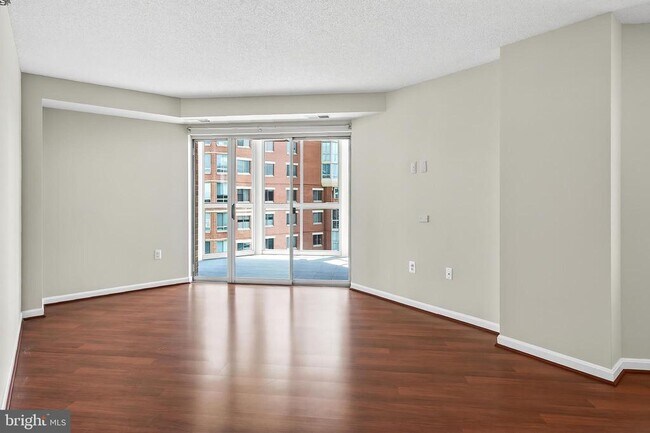 Building Photo - 2181 Jamieson Ave
