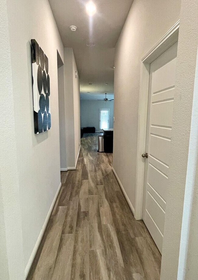 Building Photo - 5005 Drovers Path