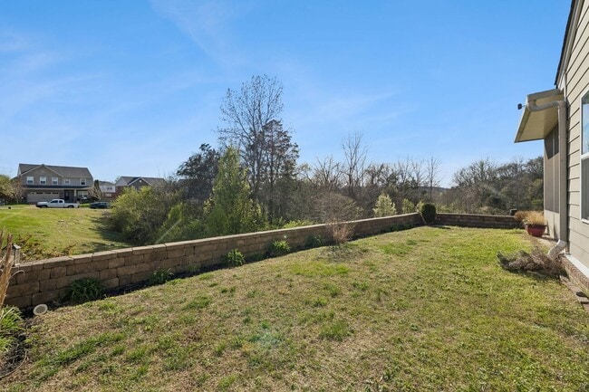 Building Photo - Charming and move-in ready 3-bedroom, 2.5-bath home