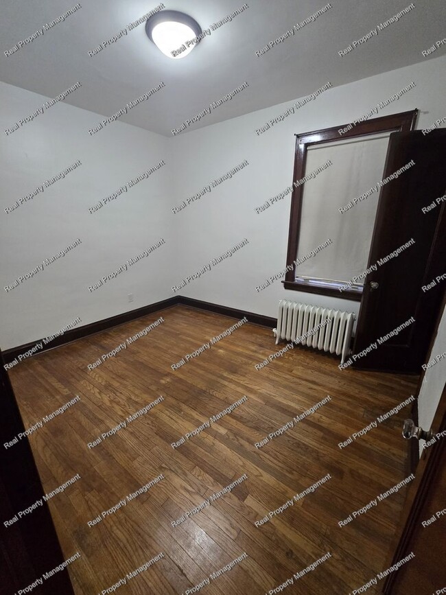 Building Photo - Charming 3 Bedroom Bungalow