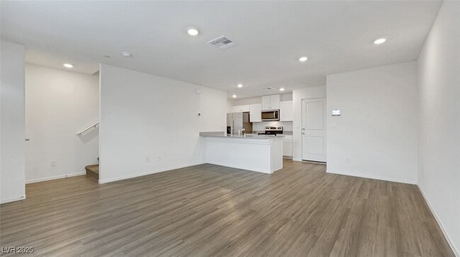 Building Photo - 3716 Celesta Vis Ave