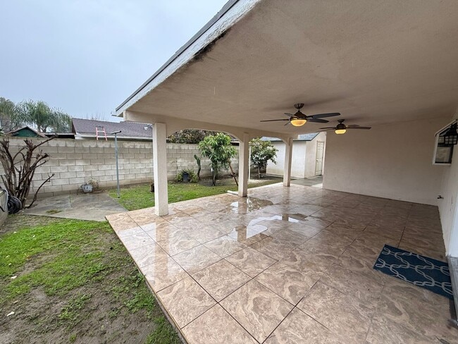 Building Photo - Charming 4-Bedroom Home in Delano!