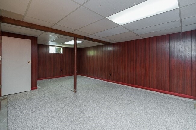 Building Photo - 6 Linden Ave