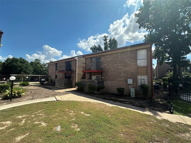 Building Photo - 12955 Woodforest Blvd