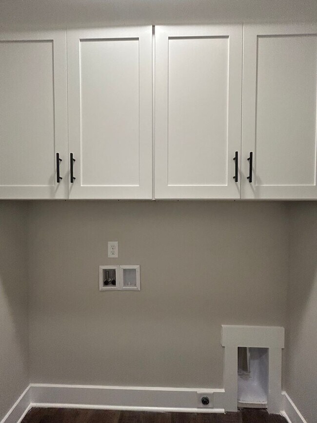 Building Photo - BRAND NEW Charming 2 Beds, 2 Baths, 1 Car ...