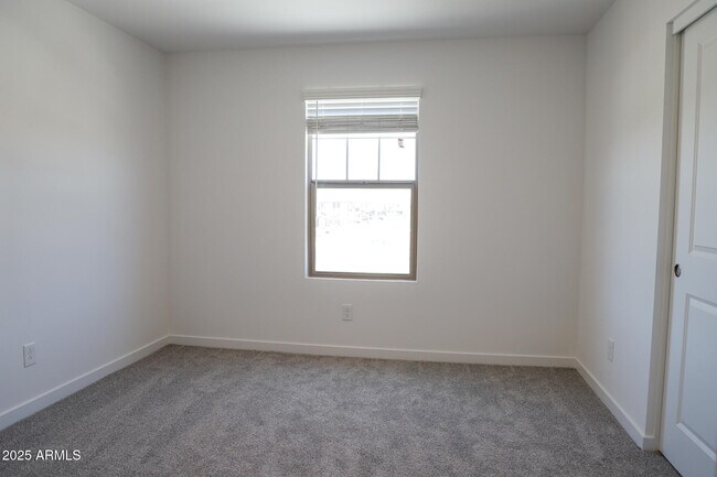 Building Photo - 7449 W Nicolet Ave