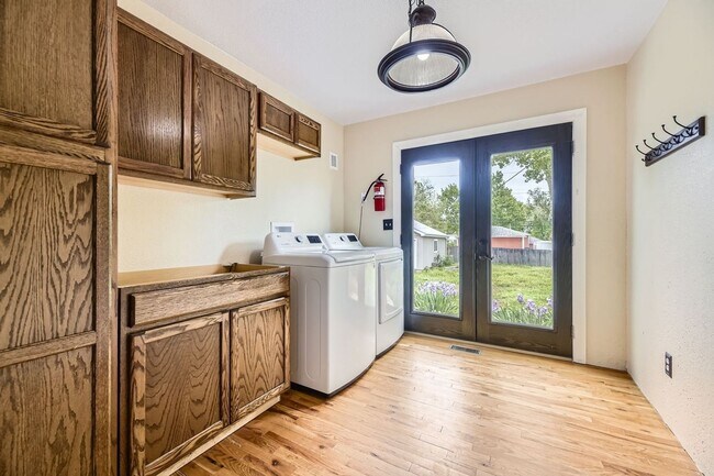 Building Photo - Charming 3BR House in Littleton