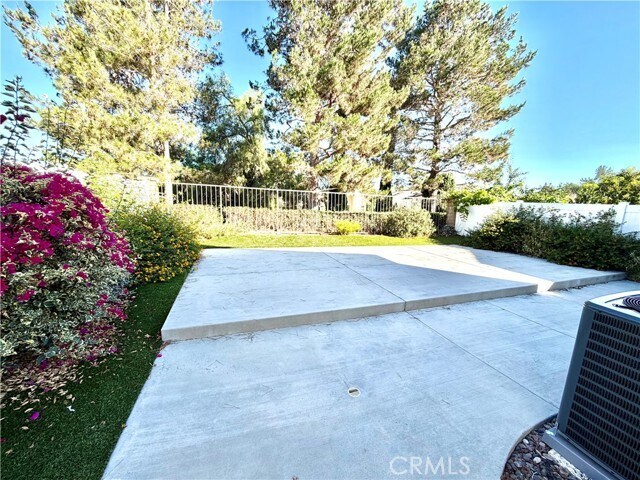 Building Photo - 24911 Laguna Vista
