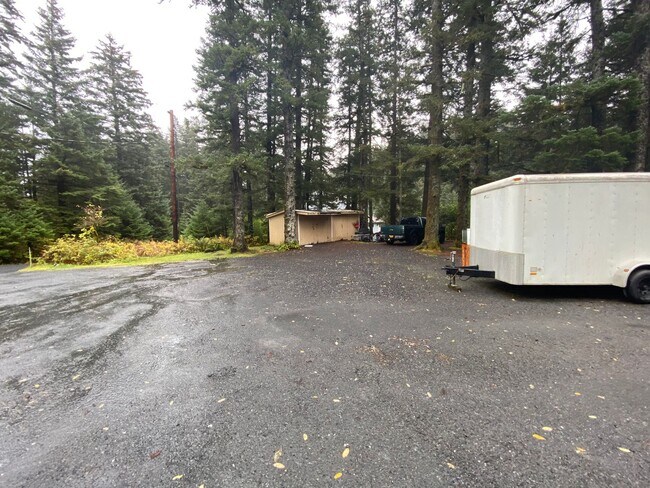 Building Photo - 2164 Island Cir