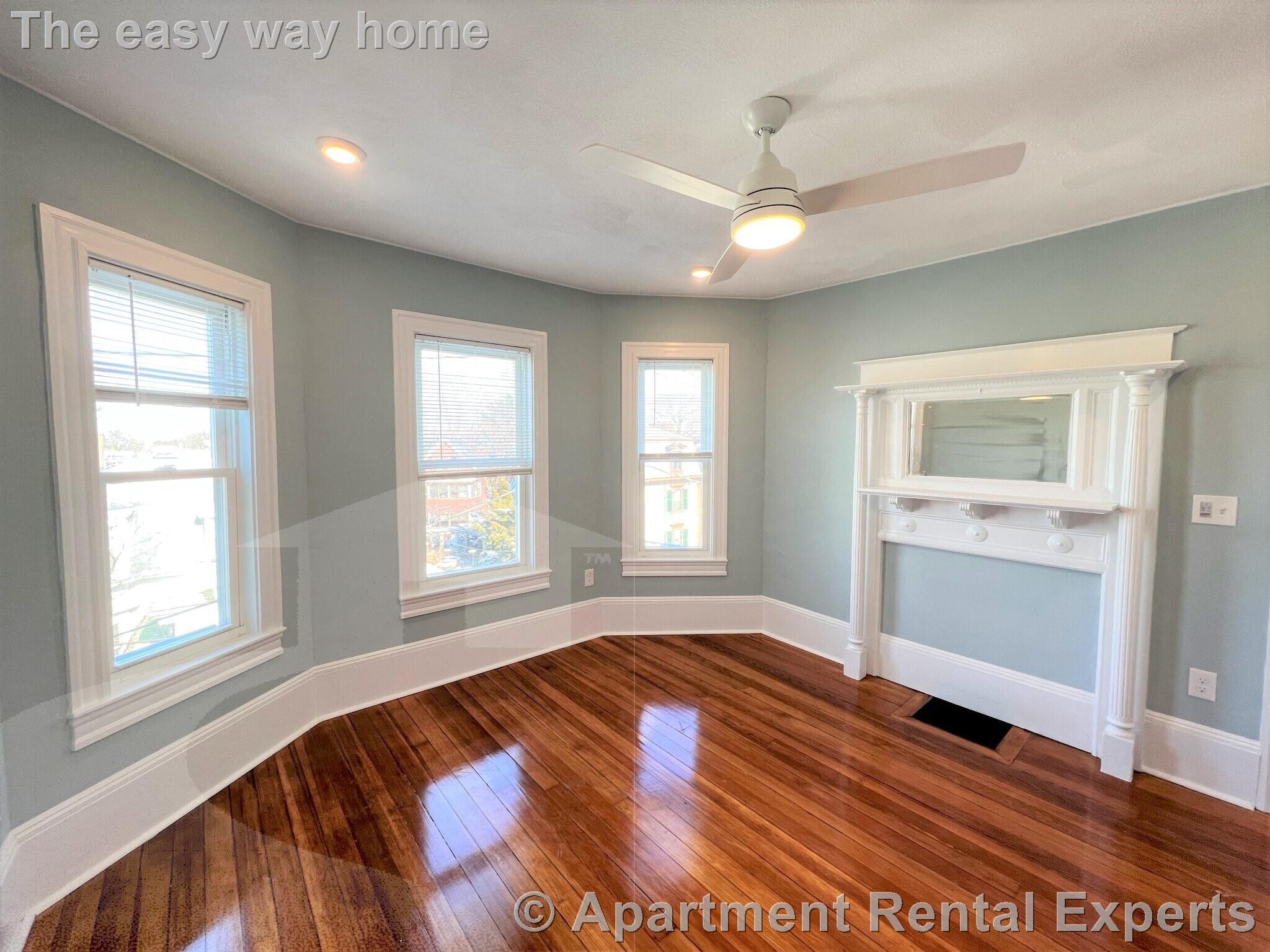 Building Photo - 3 Mossland St