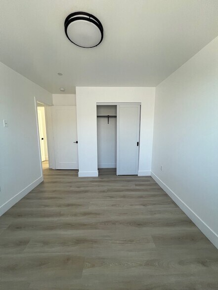 Building Photo - 640 W 45th St