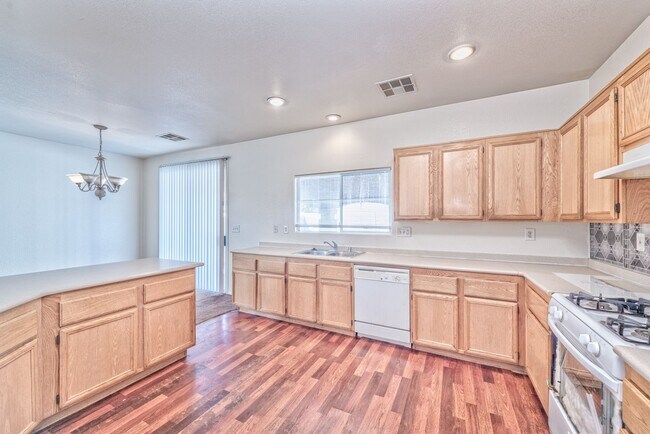 Building Photo - 4222 E Spruce Fern Ln