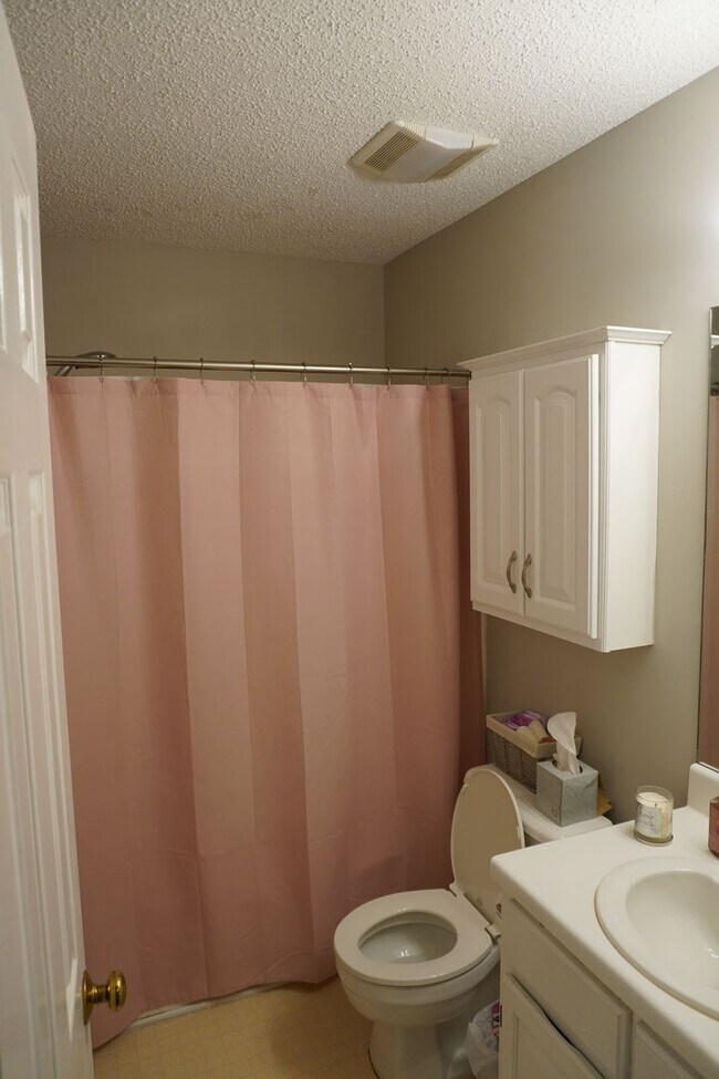 Building Photo - 1515 S Lumpkin St