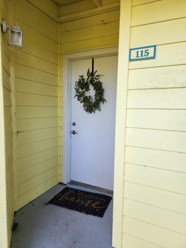 Building Photo - 455 Alt 19