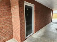 Building Photo - 525 3rd Loop Rd