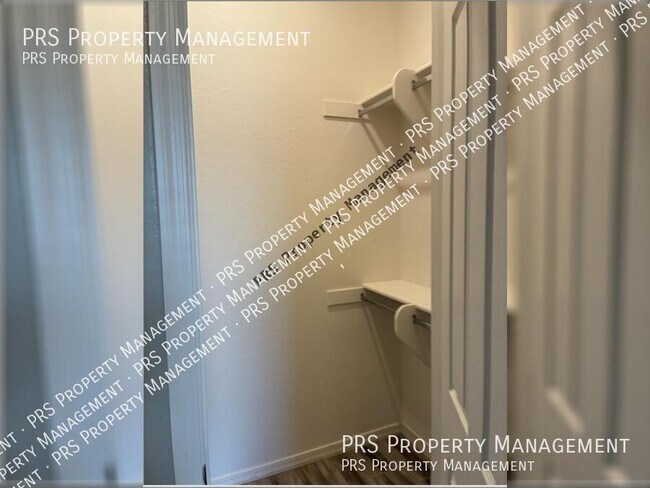 Building Photo - 4225 E Ronald St