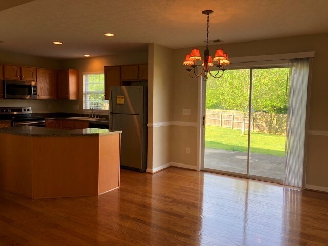 Building Photo - 1021 Mallory Ln