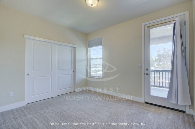 Building Photo - Early Summer move in, available ASAP 4 bd 3 bth backyard and balcony