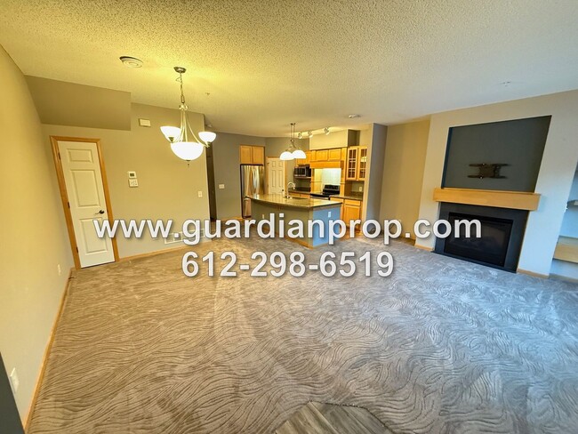Building Photo - Townhouse in The Lakes of Blaine Available Now, Large Open Floor Plan, Loft Area, Front Patio