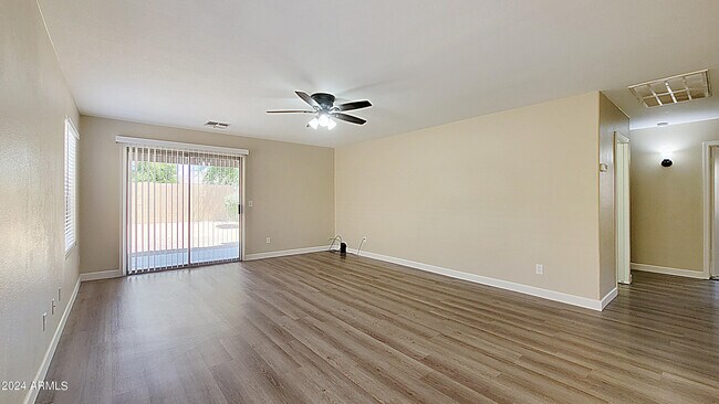 Building Photo - 3933 N 125th Dr