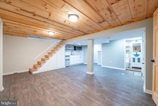 Building Photo - 11419 Greenberry Rd