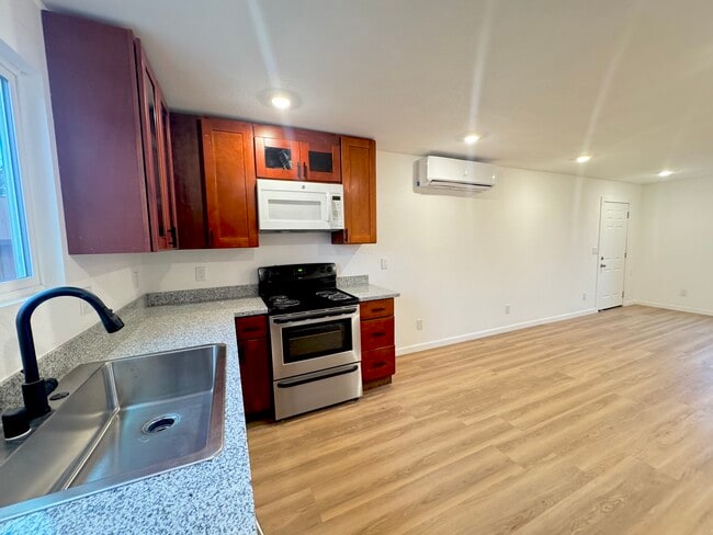 Building Photo - Phillips Lane