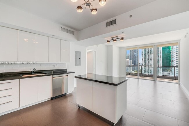 Building Photo - 92 SW 3rd St