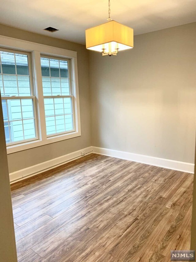 Building Photo - 68 Mission St