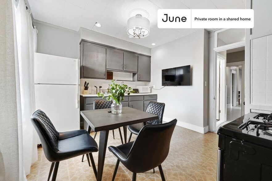 Building Photo - Room in Shared 4 bed/2 bath home