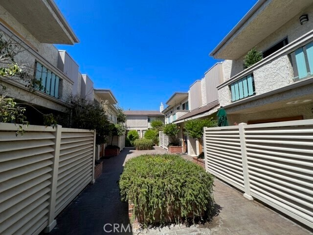 Building Photo - 2016 Euclid St