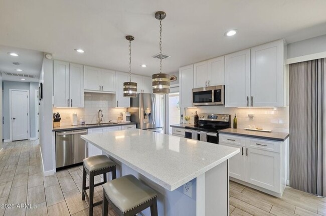 Building Photo - 7319 E Roosevelt St