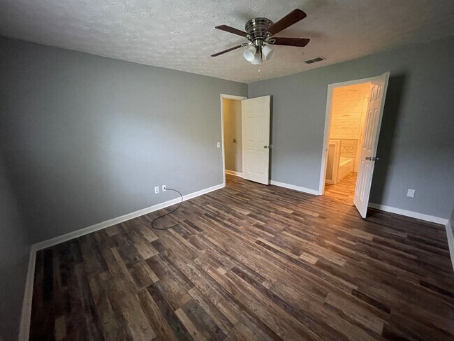 Building Photo - Nice 3/2 House in Armuchee- $1,895
