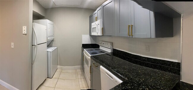 Building Photo - 3662 N University Dr