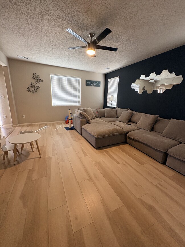 Building Photo - 9332 Warm Stone St