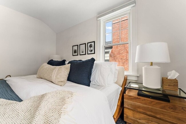 Building Photo - Fully Furnished Luxury Home – Just 3 Block...