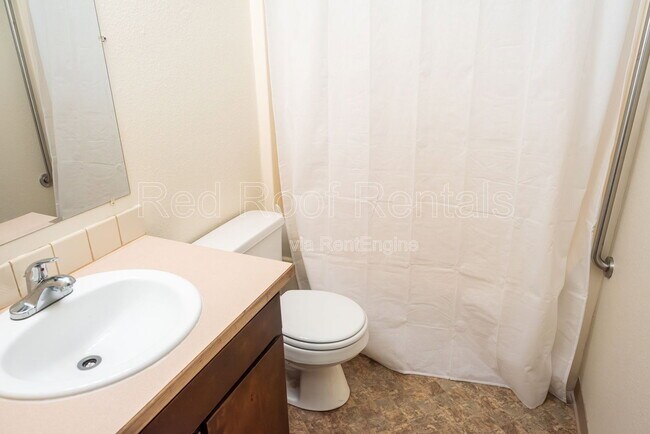 Building Photo - 302-163 163 St Ct E