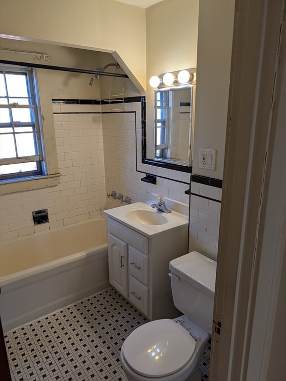 Building Photo - 260 Main St