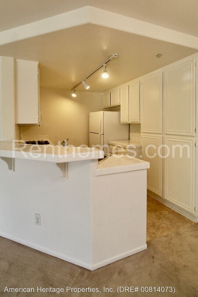 Building Photo - 3 br, 2 bath House - 11215-72 Affinity Court