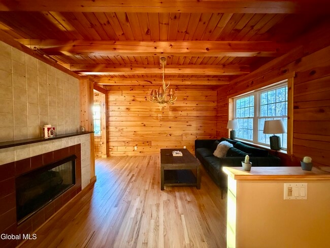 Building Photo - 7 McGowan Way