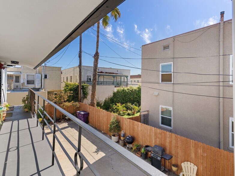 Building Photo - 1620 E Appleton St