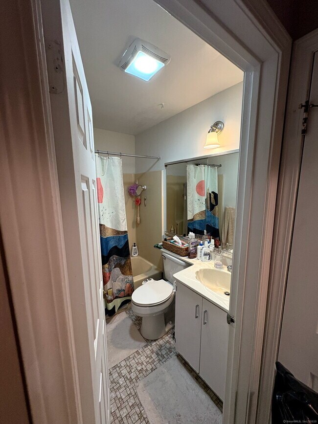 Building Photo - 24 Southwind Ln