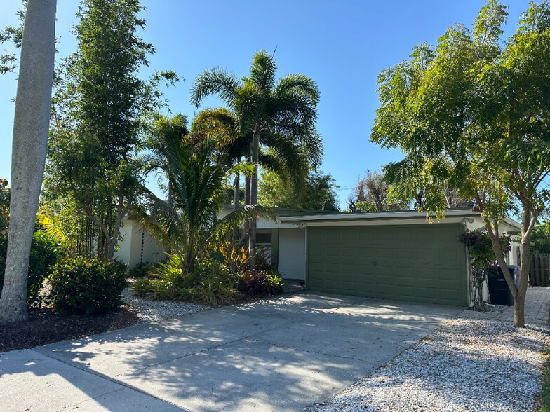 Building Photo - 1648 Maravilla Ave