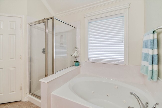 Building Photo - 2607 Easton Springs Ct