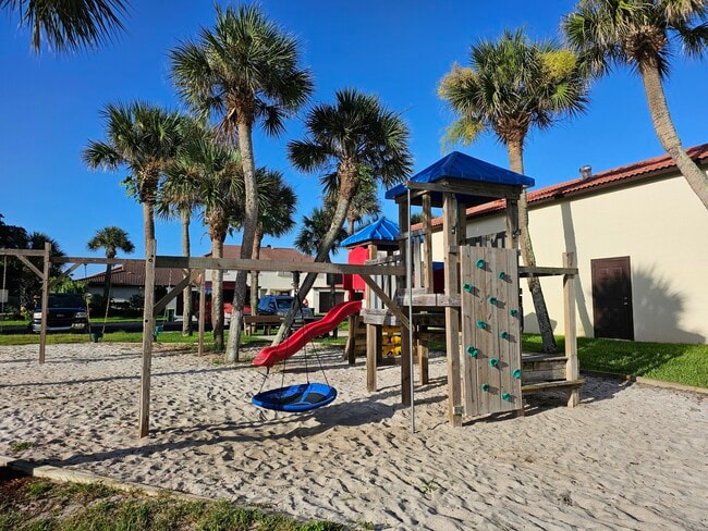 Building Photo - 3233 Sea Oats Cir