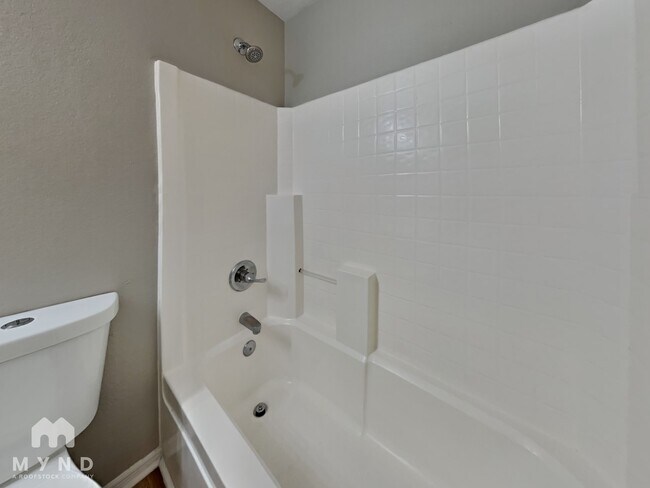 Building Photo - 11529 W Flores Dr