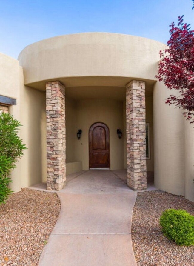 Building Photo - 3022 Lookout Ridge Dr