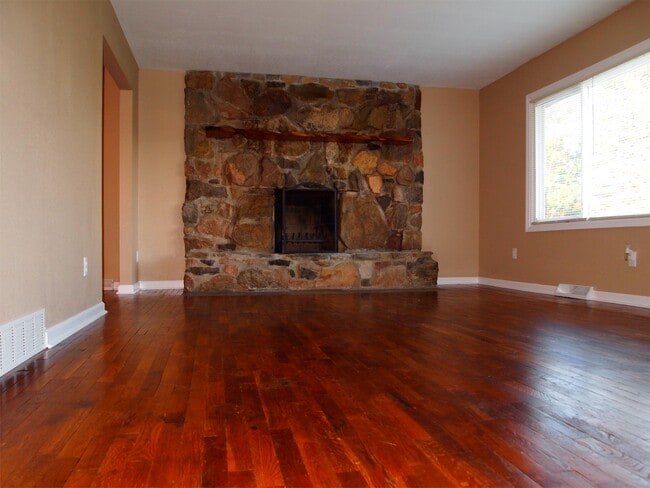 Building Photo - 10600 Church Rd