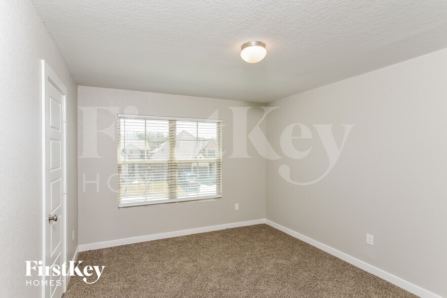 Building Photo - 2423 Valencia Crst